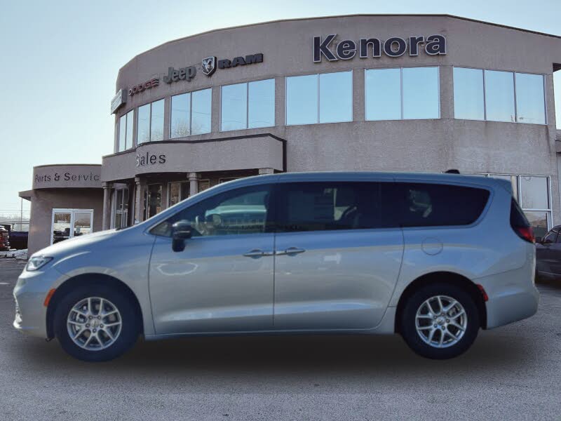 2024 Chrysler Pacifica Touring FWD