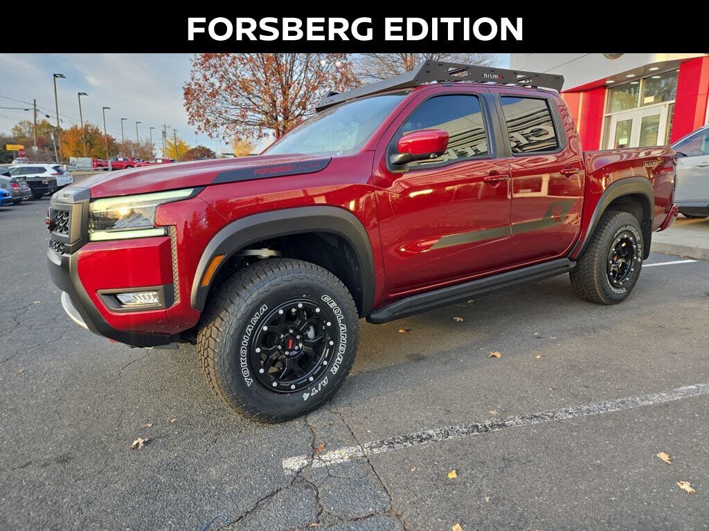 2025 Nissan Frontier PRO-4X Crew Cab 4WD