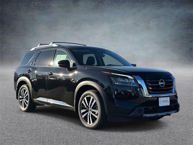 2025 Nissan Pathfinder Platinum FWD