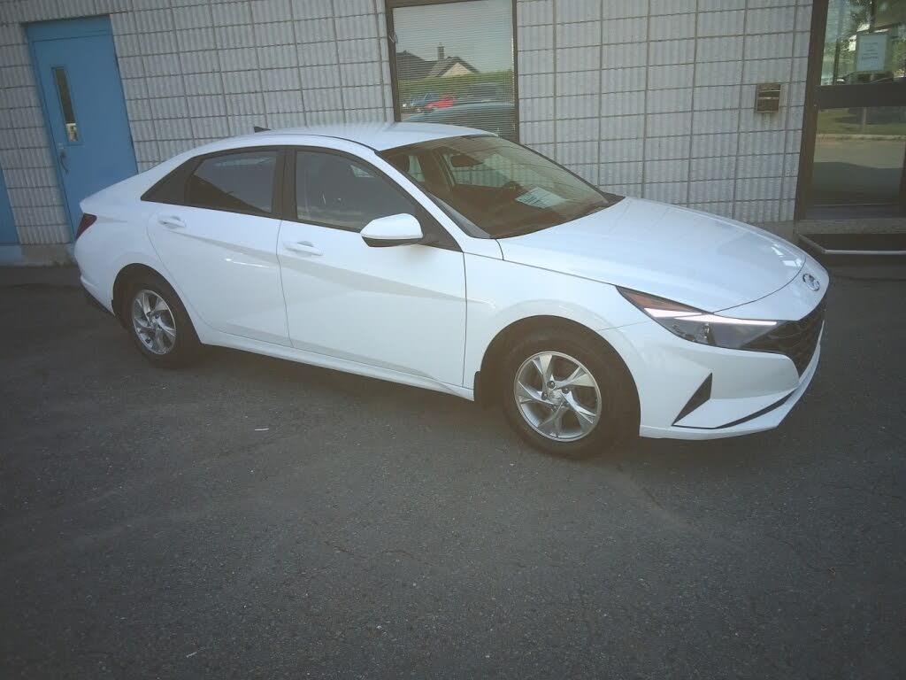 2023 Hyundai Elantra Essential FWD