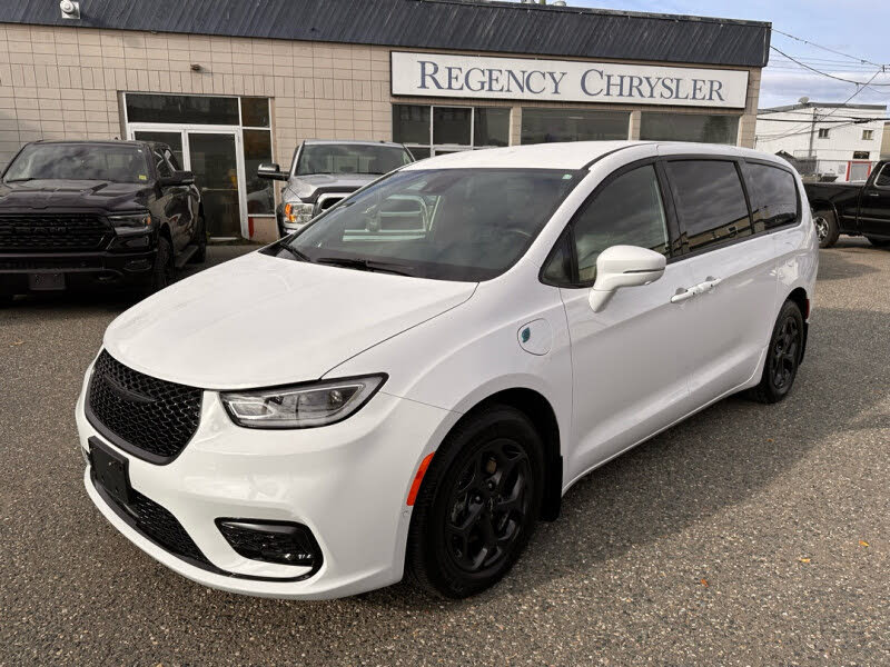 2022 Chrysler Pacifica Hybrid Touring L FWD
