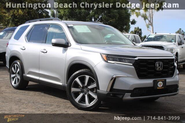2023 Honda Pilot Touring FWD