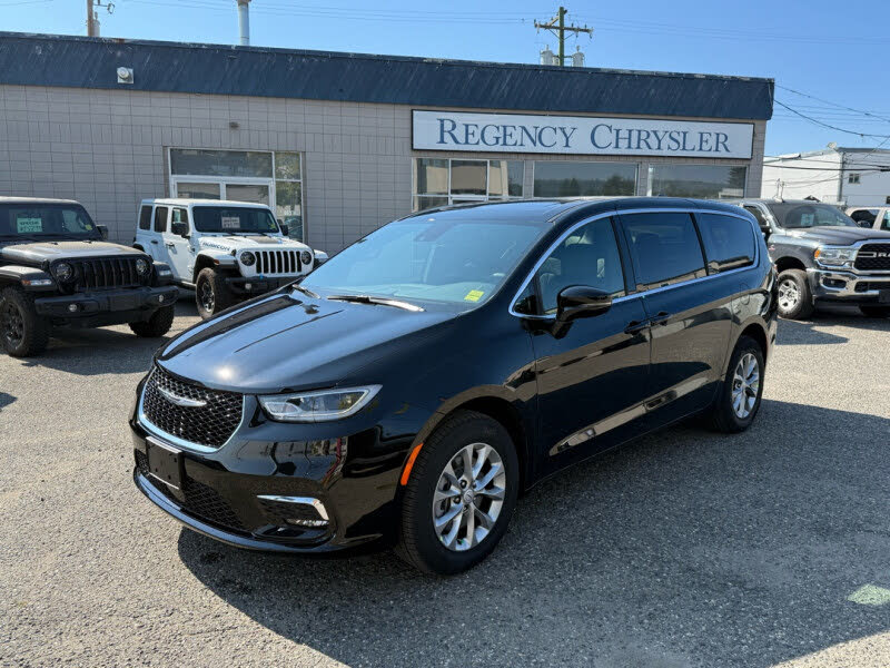 2026 Chrysler Pacifica Select AWD