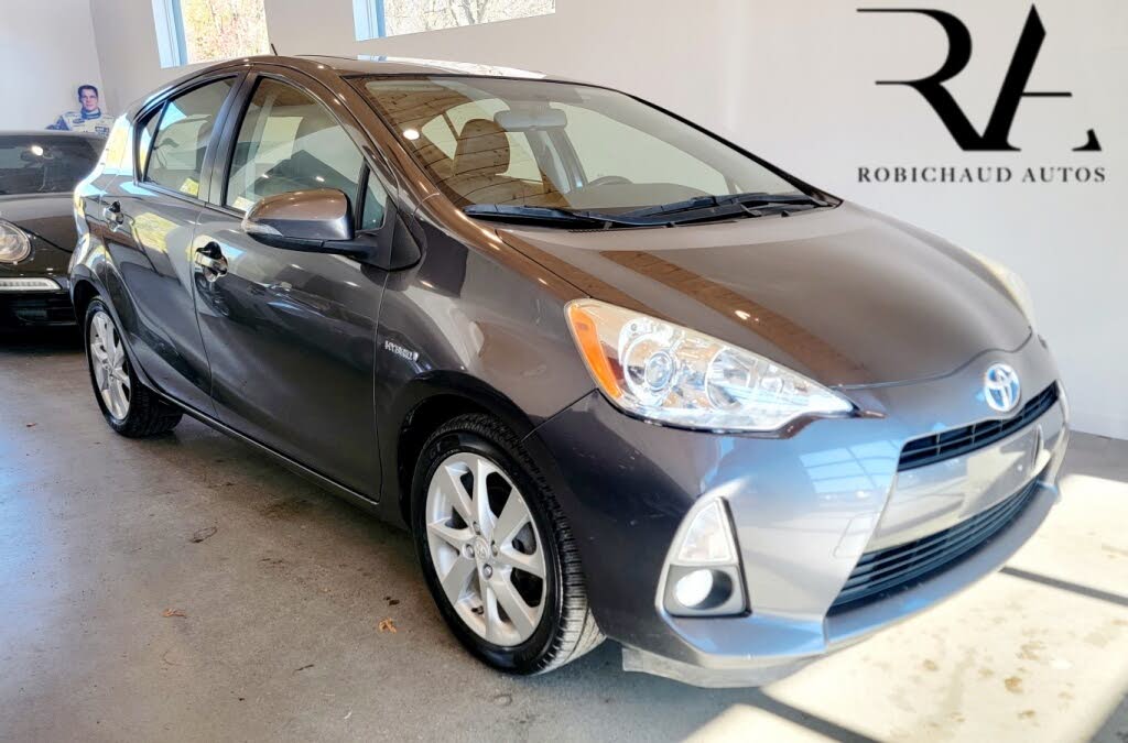 2013 Toyota Prius c Technology