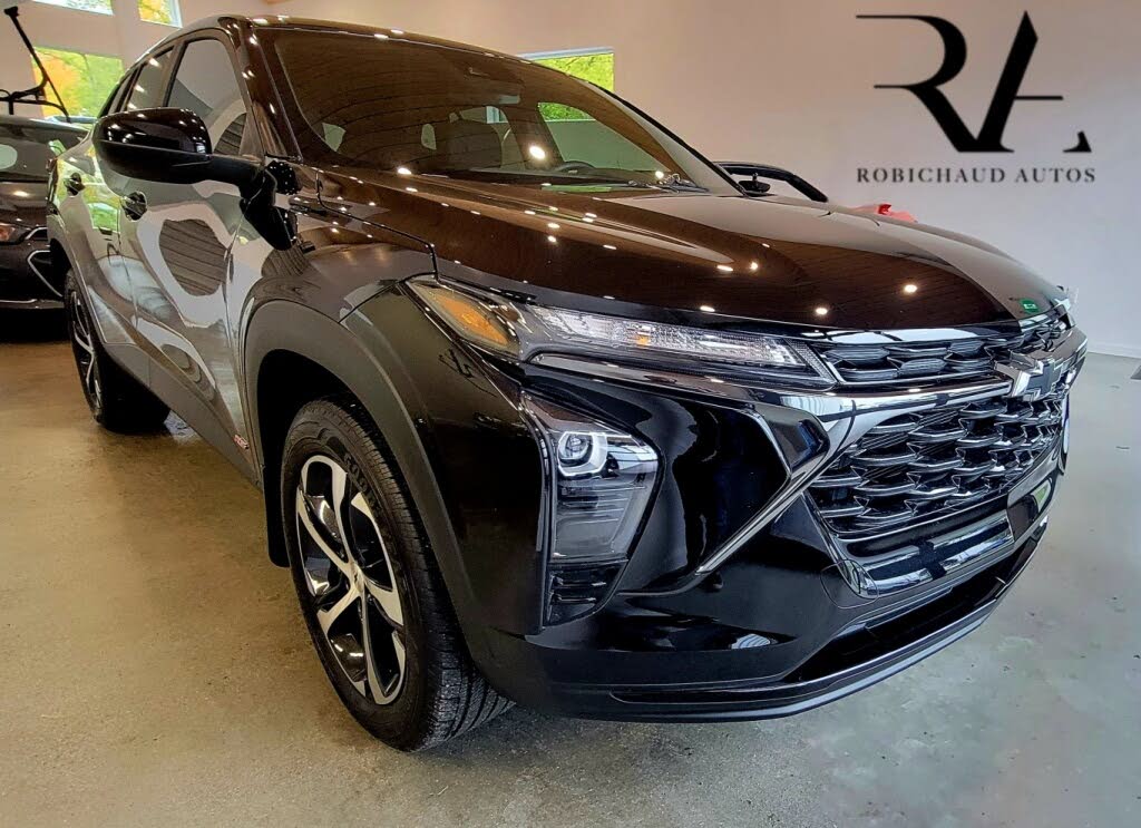 2025 Chevrolet Trax RS with 1RS FWD