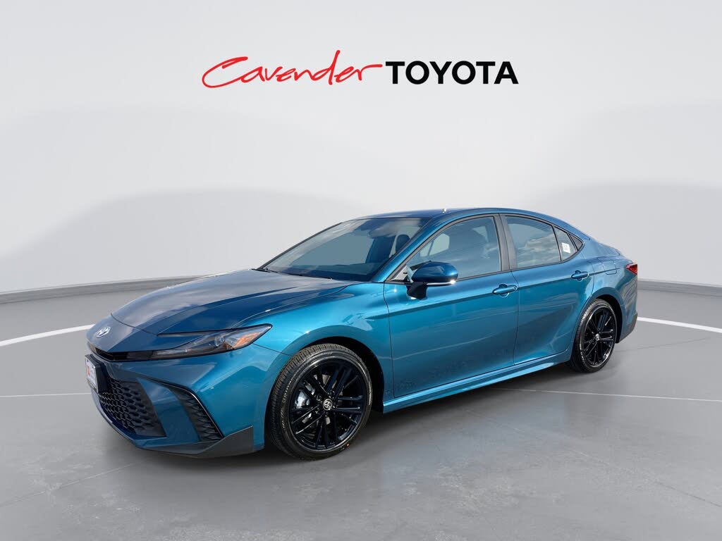 2026 Toyota Camry SE FWD