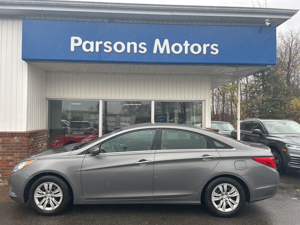 Hyundai Sonata GLS FWD 2013