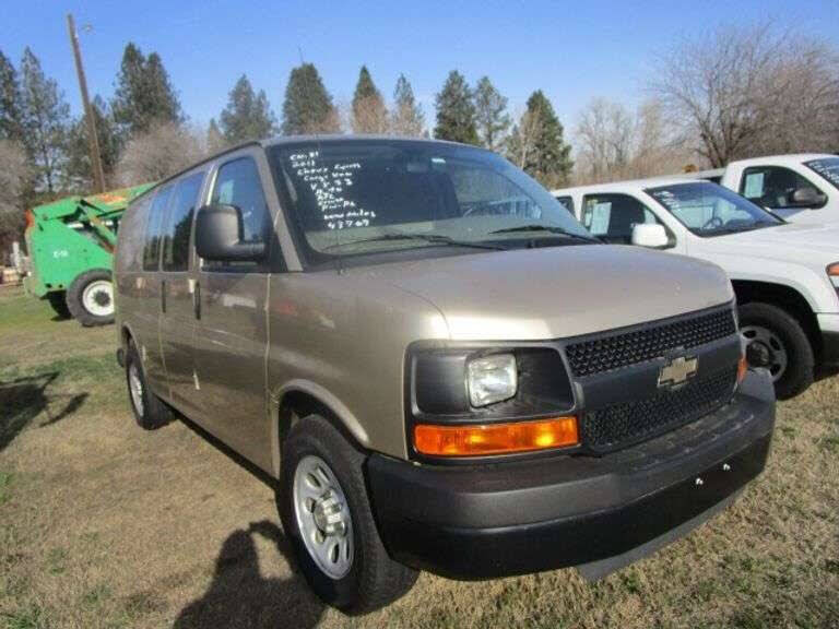2011 Chevrolet Express Cargo 2500 RWD