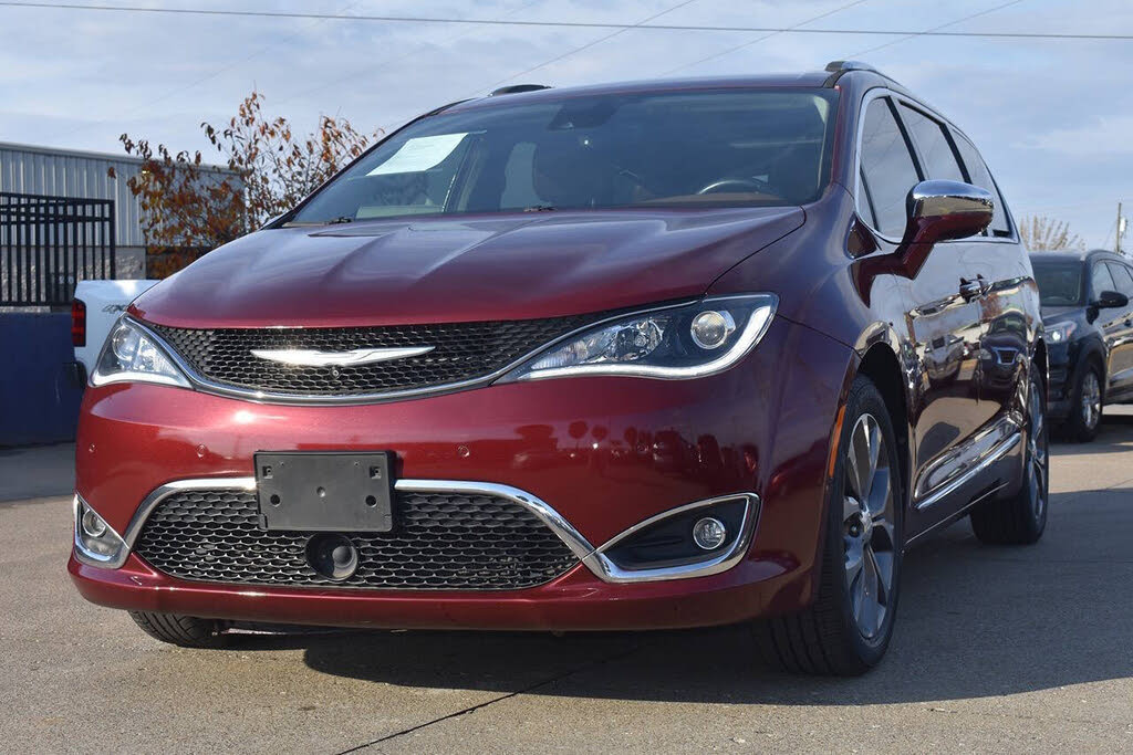 2017 Chrysler Pacifica Limited FWD