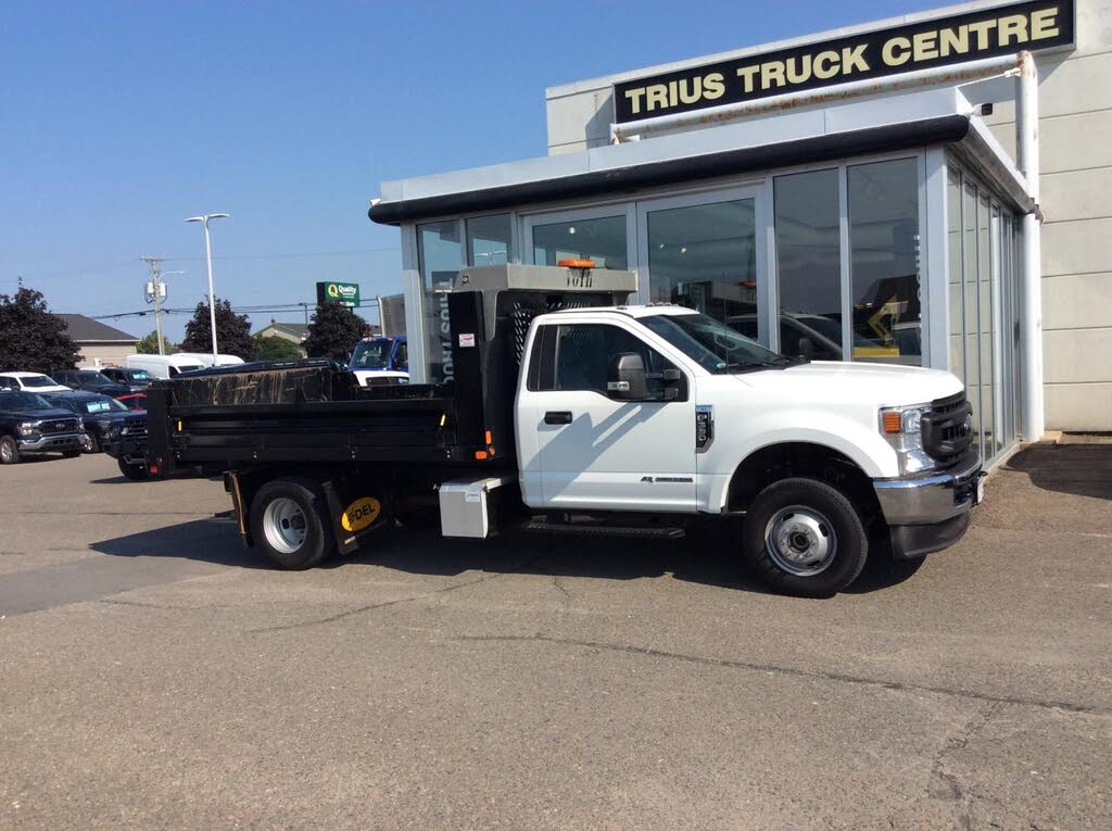 2022 Ford F-350 Super Duty Chassis XL Regular Cab DRW 4WD