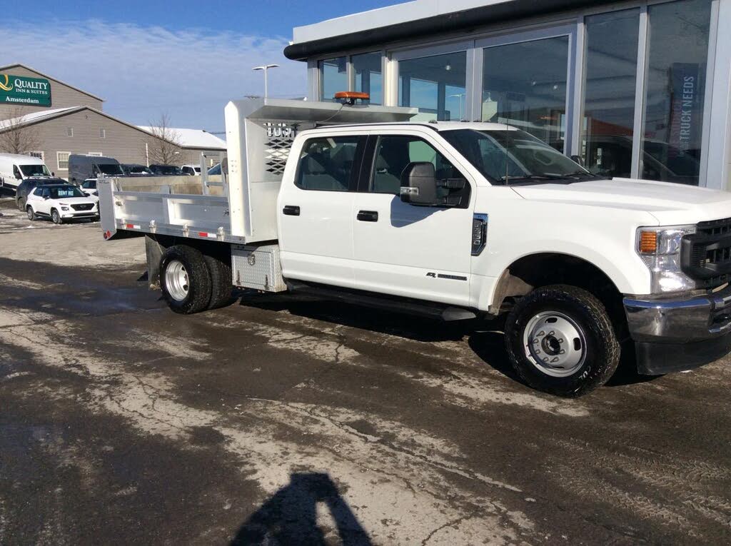2022 Ford F-350 Super Duty Chassis XL Crew Cab DRW 4WD