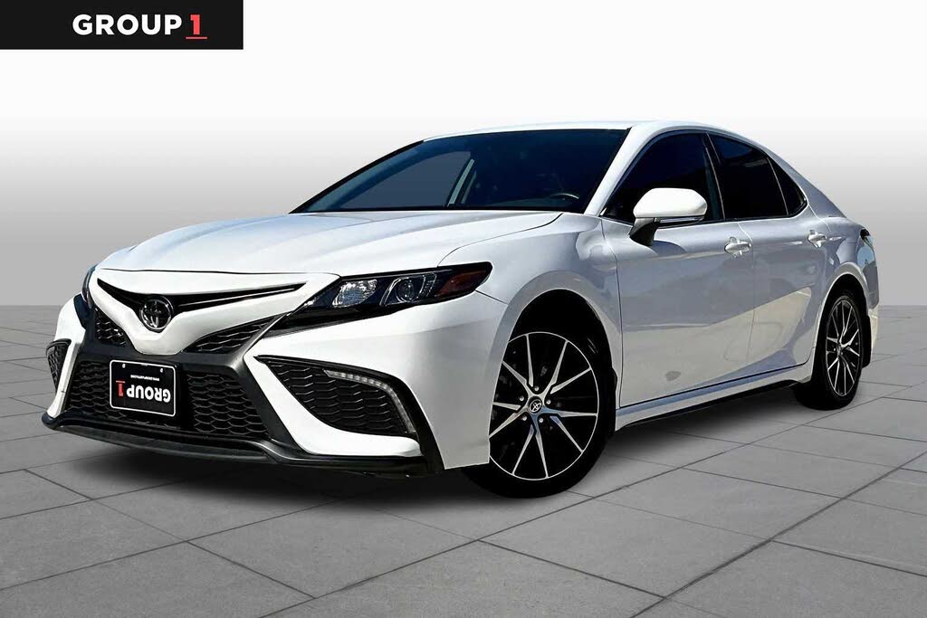 2024 Toyota Camry SE FWD
