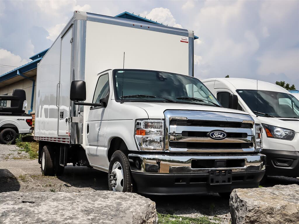 2026 Ford E-Series Chassis E-450 SD Cutaway 158 DRW RWD