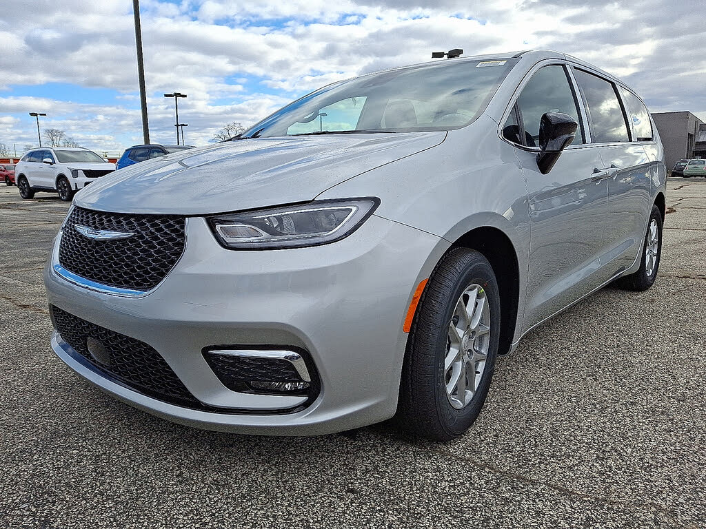 2026 Chrysler Pacifica Select FWD