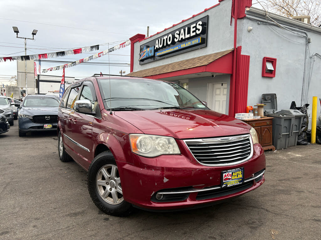 2012 Chrysler Town & Country Touring-L FWD