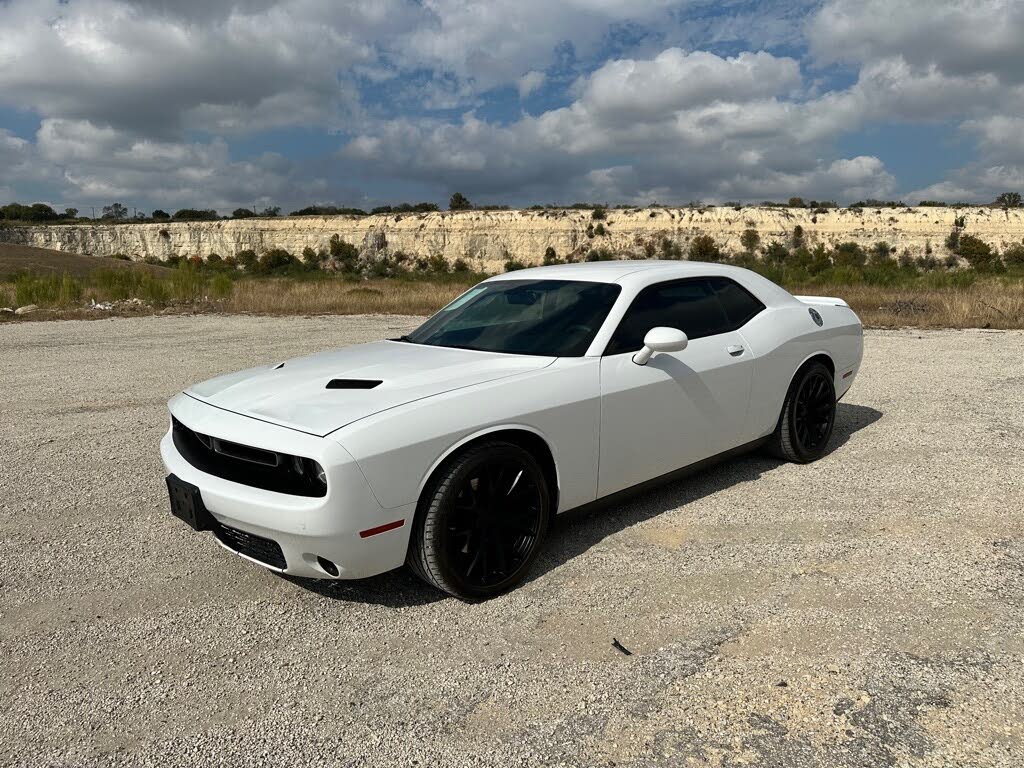 2015 Dodge Challenger SXT RWD