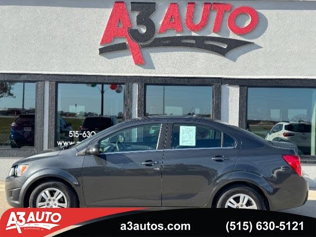 2016 Chevrolet Sonic LT Sedan FWD