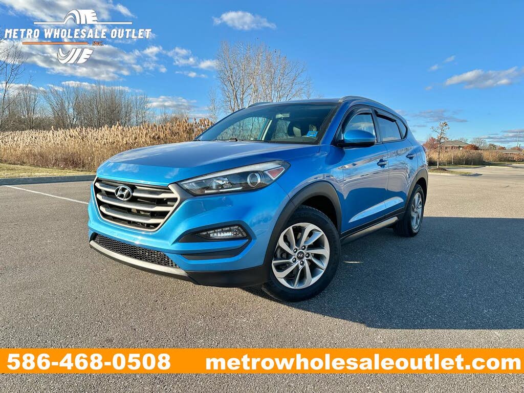 2016 Hyundai Tucson 2.0L SE AWD with Beige Seats