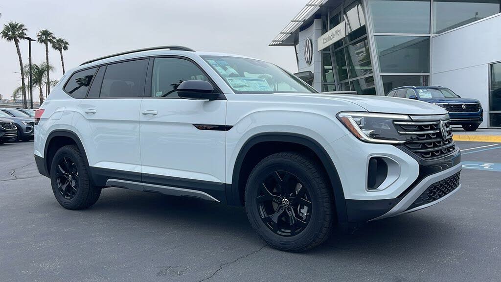 2025 Volkswagen Atlas Peak Edition 4Motion