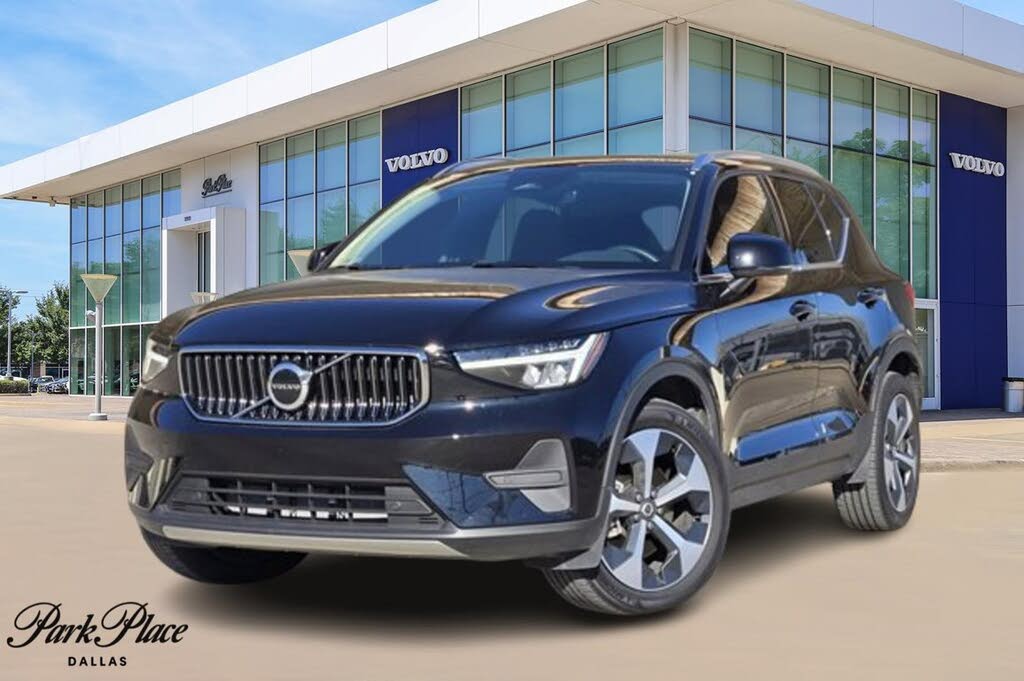2025 Volvo XC40 B5 Core Bright Theme AWD
