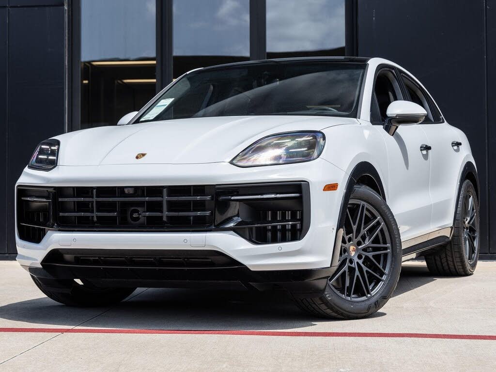 2025 Porsche Cayenne Coupe GTS AWD