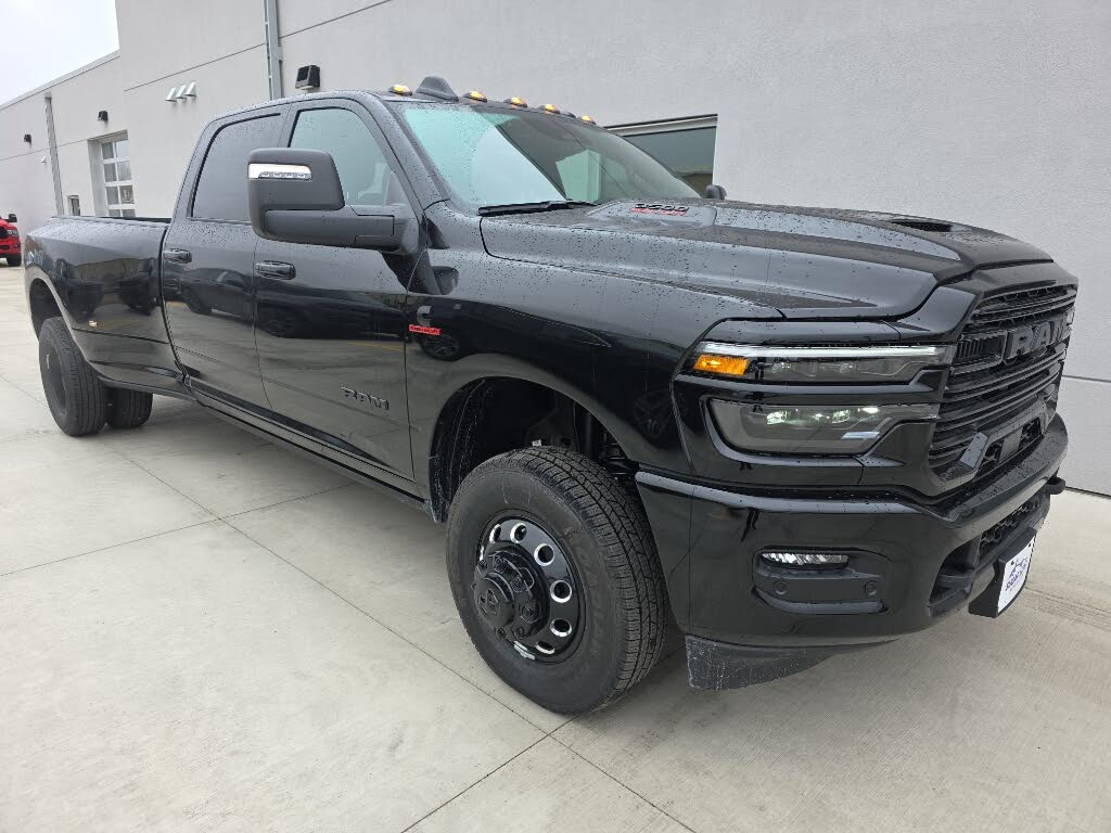 2026 RAM 3500 Laramie Crew Cab LB DRW 4WD