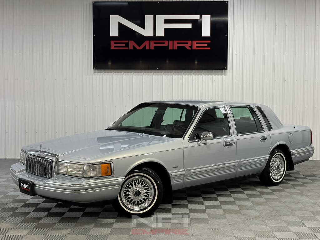 1994 Lincoln Town Car Signature