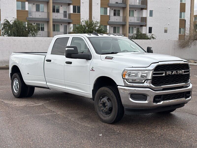 2023 RAM 3500 Tradesman Crew Cab LB DRW 4WD