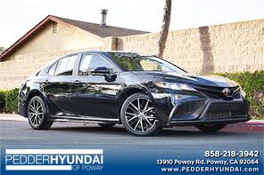 Toyota Camry SE FWD