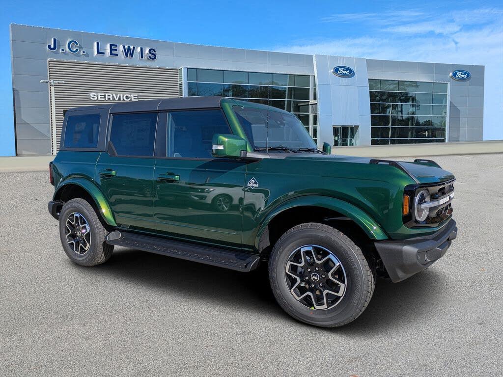 2025 Ford Bronco Outer Banks 4-Door 4WD