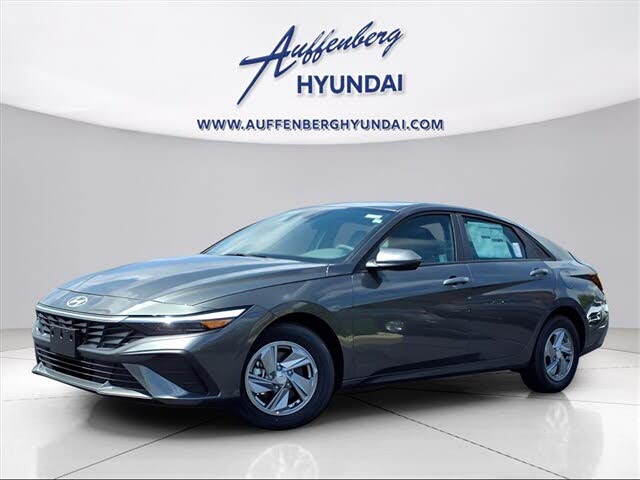 2025 Hyundai Elantra SE FWD