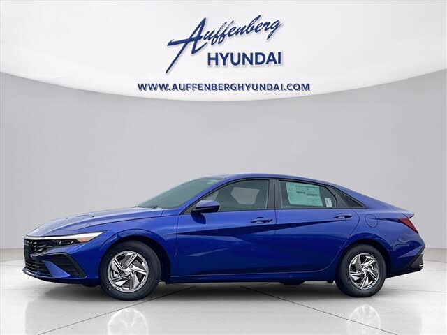 2025 Hyundai Elantra SE FWD