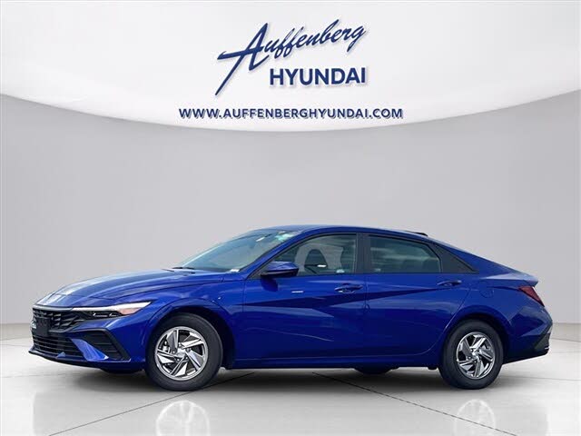 2025 Hyundai Elantra SE FWD