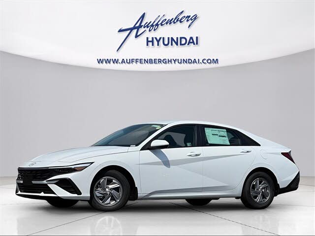 2025 Hyundai Elantra SE FWD