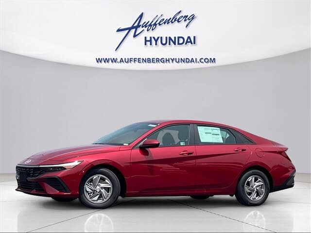 2025 Hyundai Elantra SE FWD