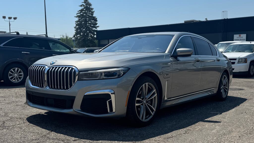 2022 BMW 7 Series 745e xDrive AWD