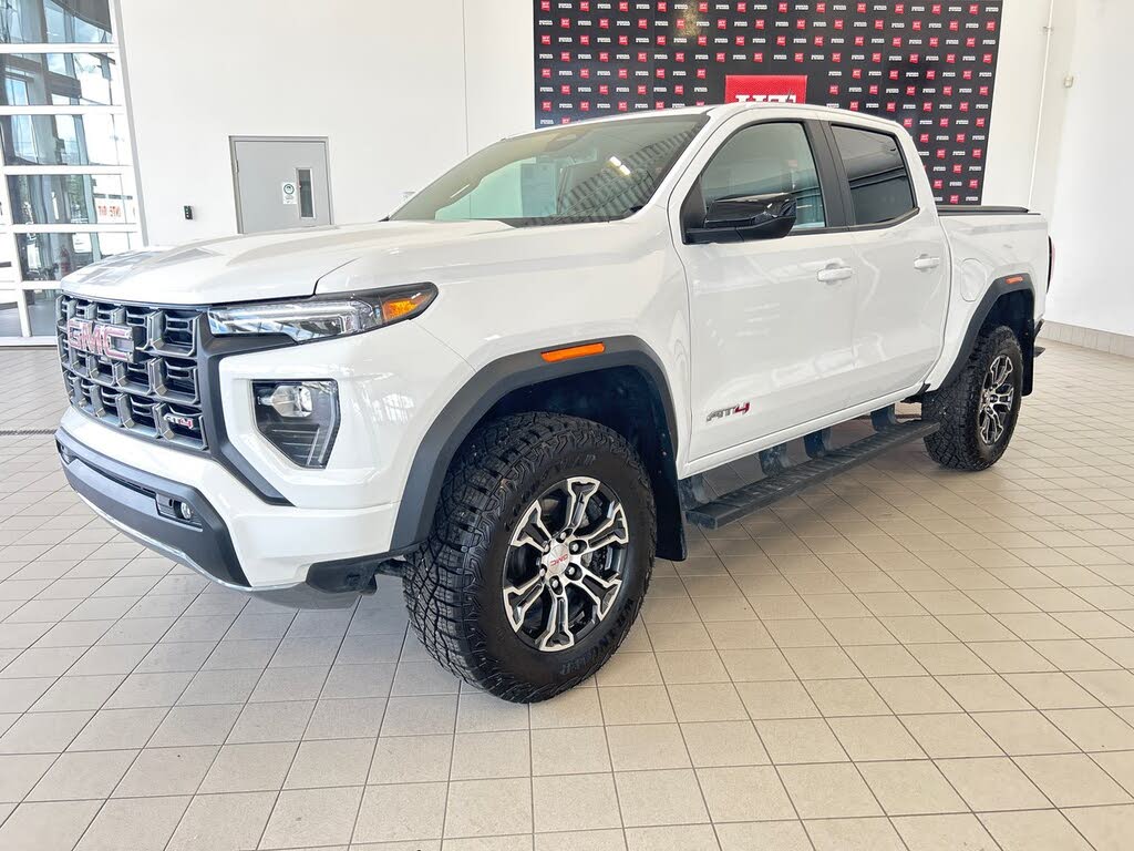 GMC Canyon AT4 Crew Cab 4WD 2023