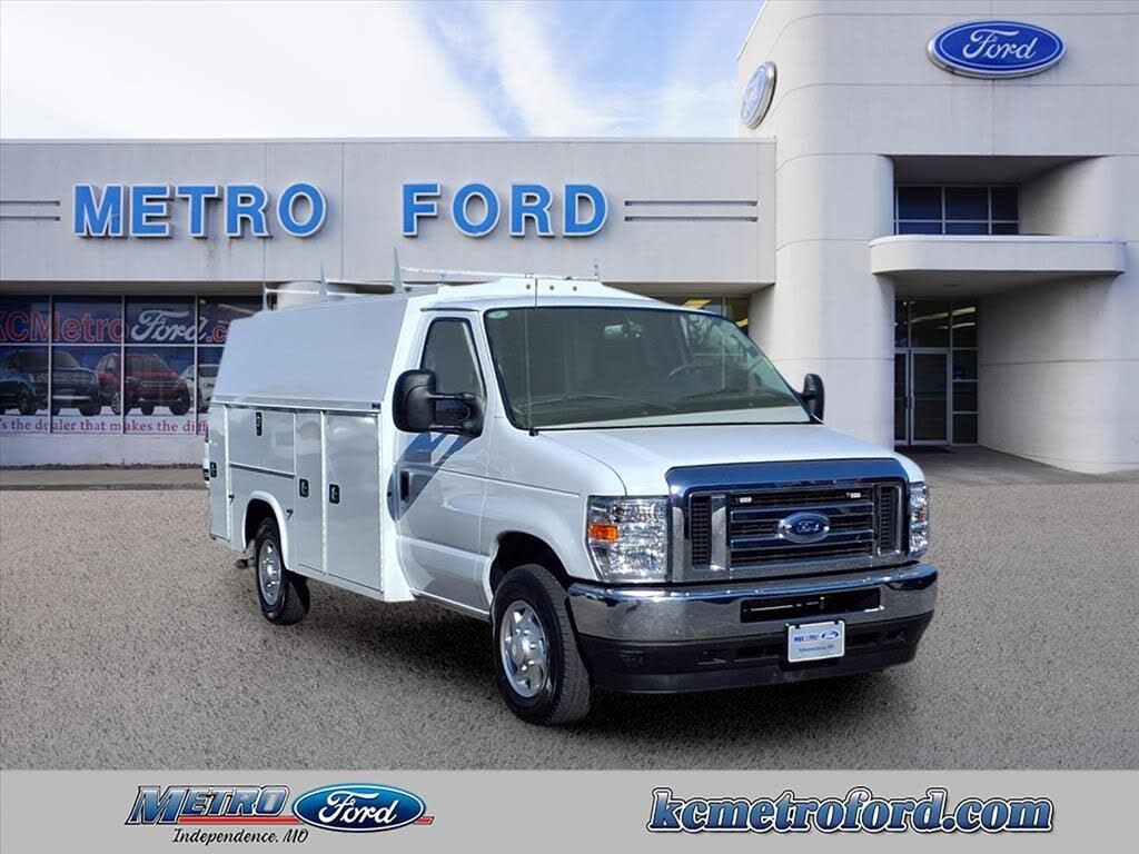 2025 Ford E-Series Chassis E-350 SD Cutaway SB DRW RWD