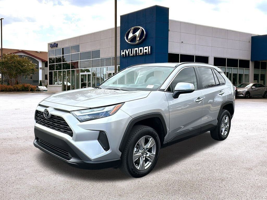 2023 Toyota RAV4 XLE FWD