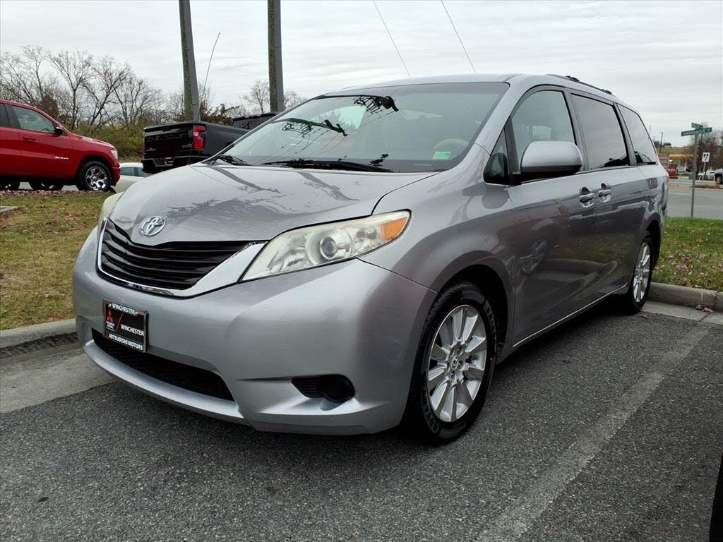 2012 Toyota Sienna LE 7-Passenger