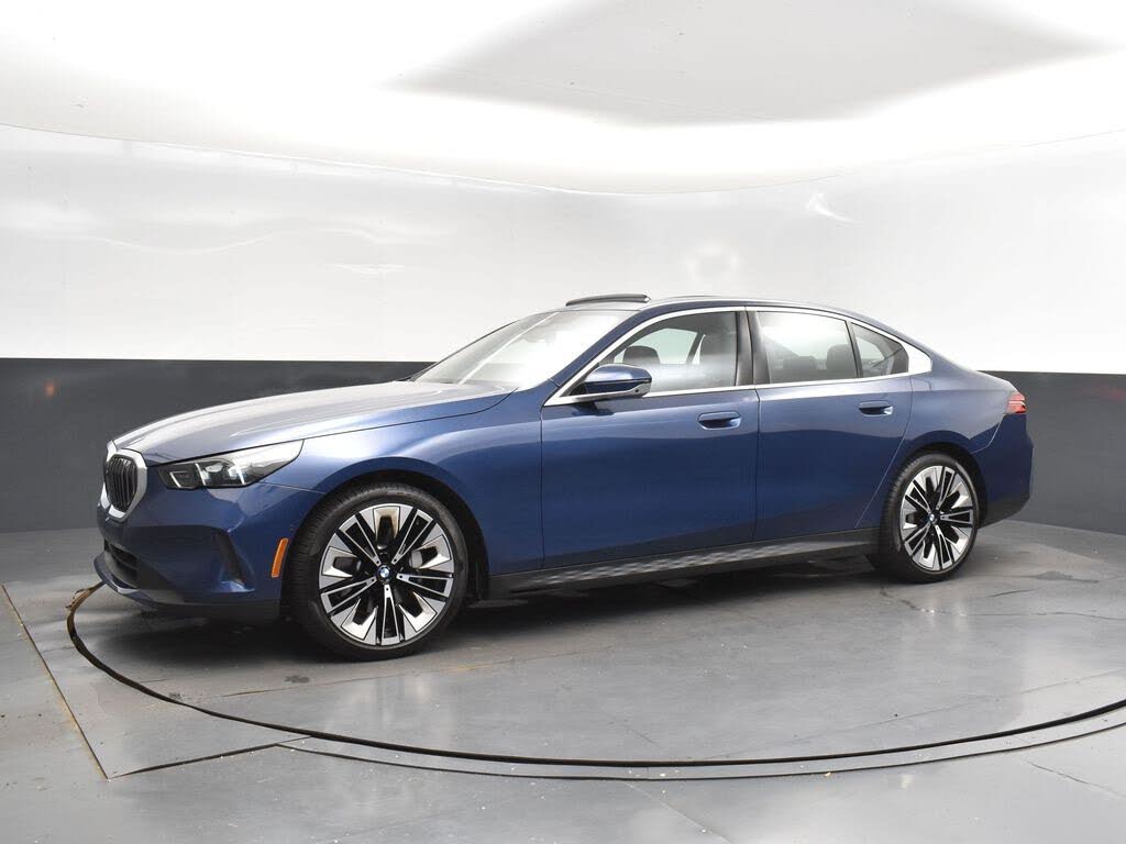 2025 BMW 5 Series 530i RWD