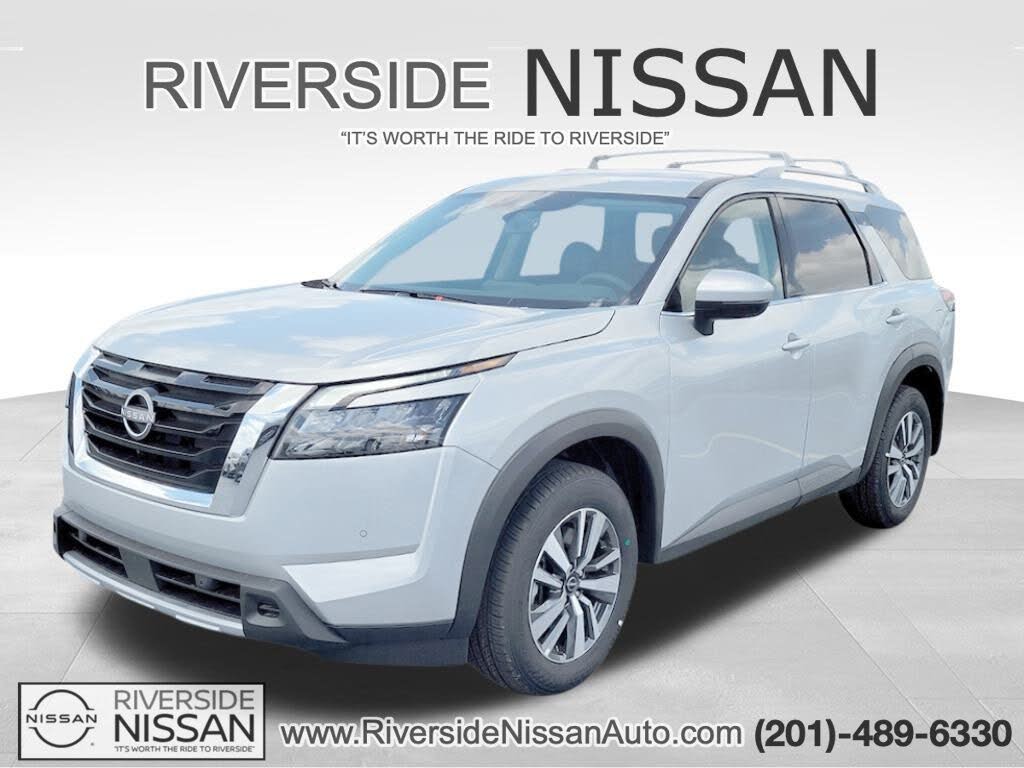 2025 Nissan Pathfinder SL 4WD