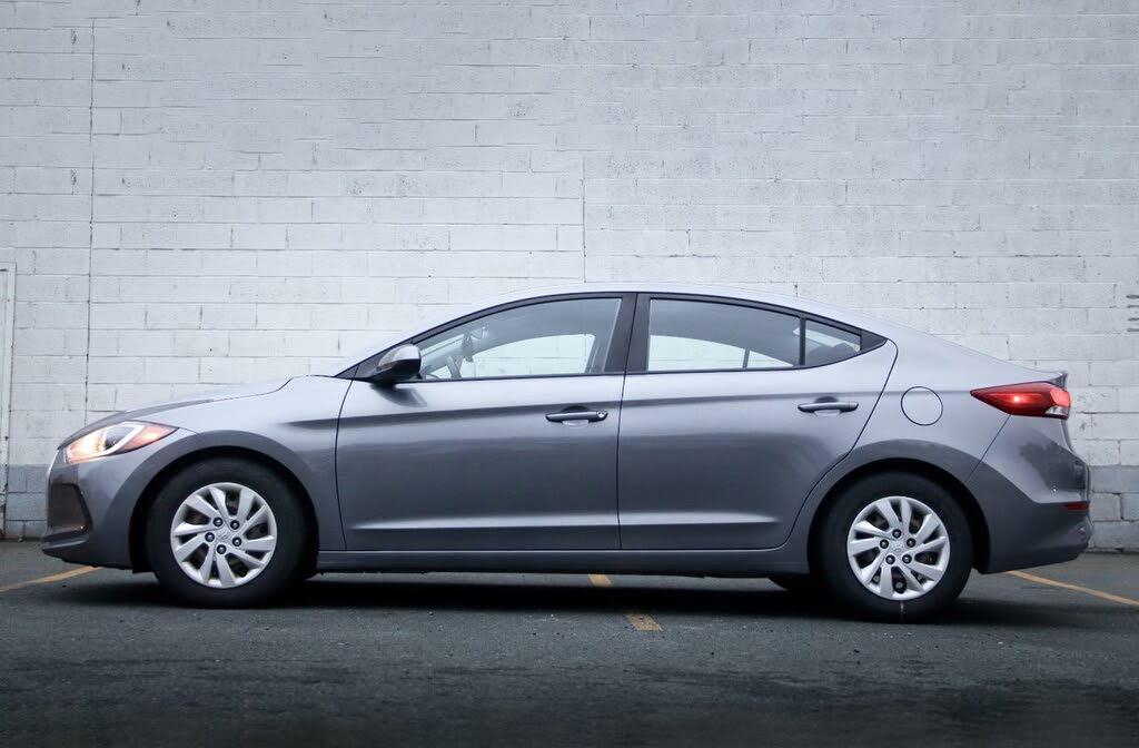 Hyundai Elantra LE FWD 2018