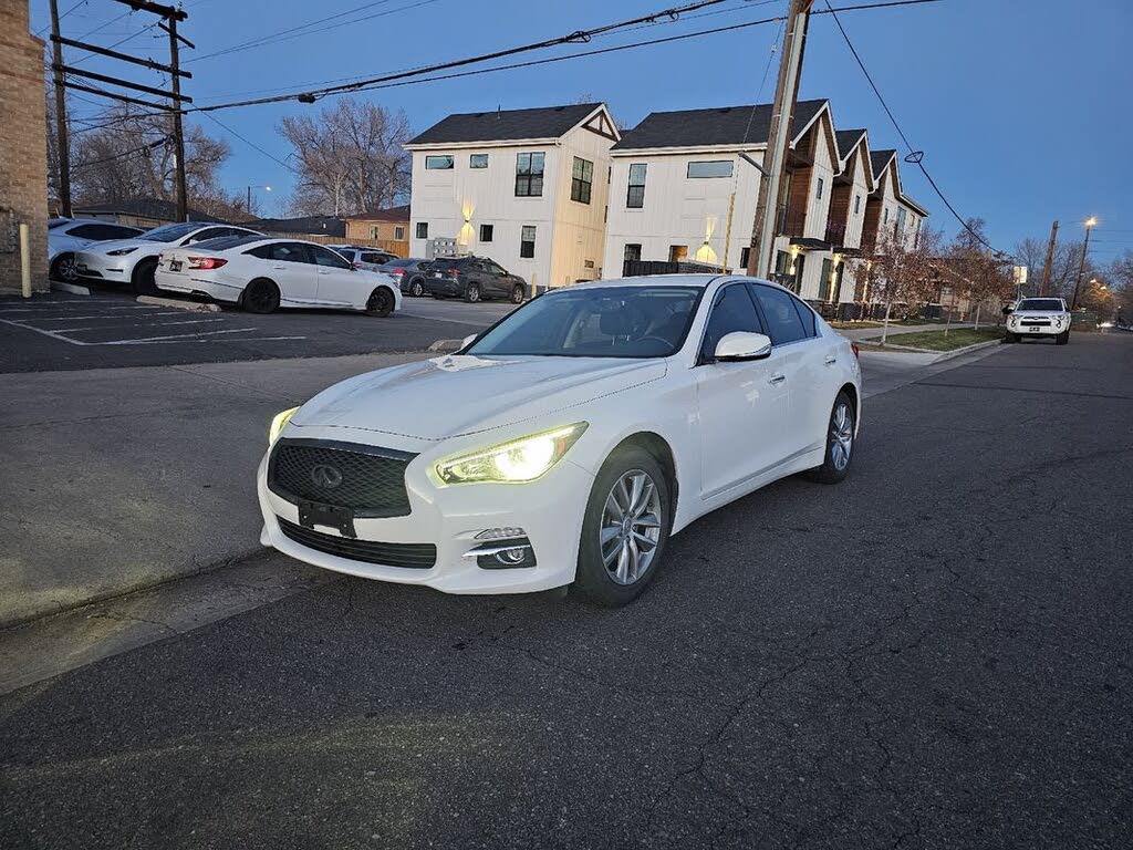 2017 INFINITI Q50 2.0t RWD