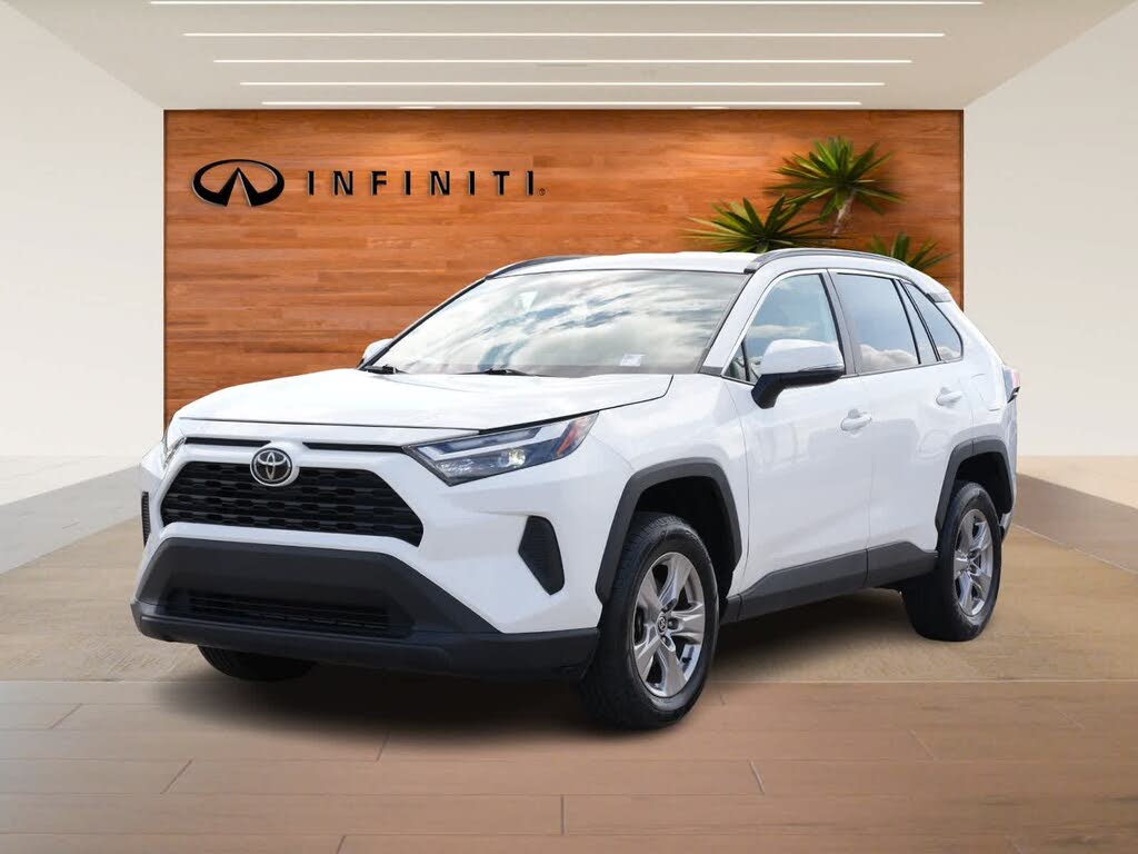 2023 Toyota RAV4 XLE FWD