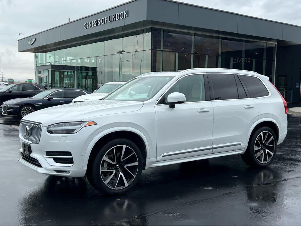2023 Volvo XC90 B6 Plus Bright Theme 7-Passenger AWD