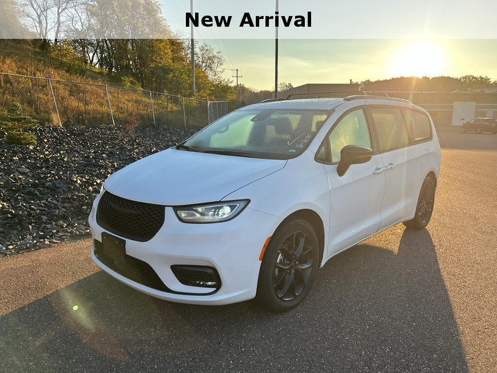 2025 Chrysler Pacifica Limited FWD