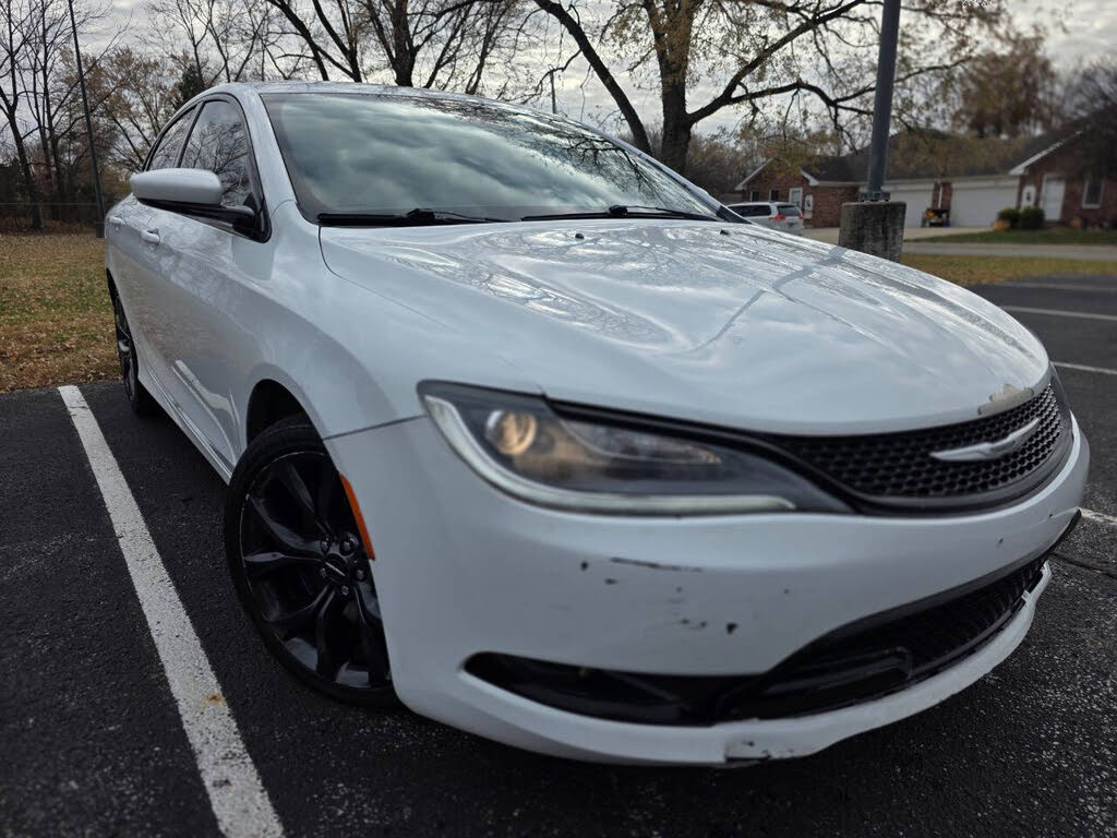 2015 Chrysler 200 S Sedan FWD