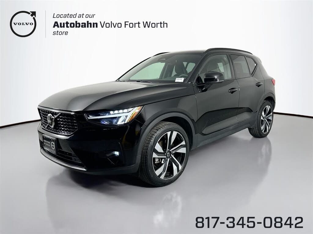 2023 Volvo XC40 B5 Plus Dark Theme AWD