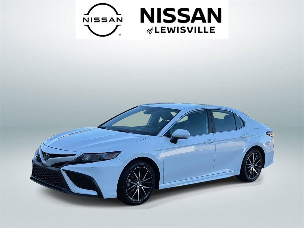 2024 Toyota Camry SE FWD